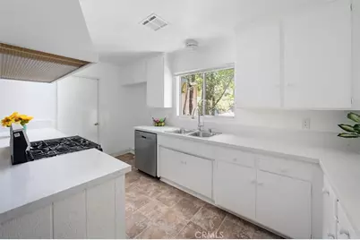 10609 Jimenez Street, Sylmar, CA 91342 - Photo 7