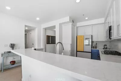 21301 Erwin Street #545, Woodland Hills, CA 91367 - Photo 11