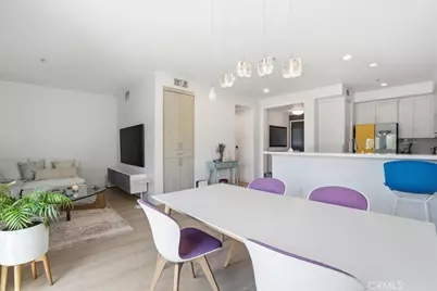 21301 Erwin Street #545, Woodland Hills, CA 91367 - Photo 7