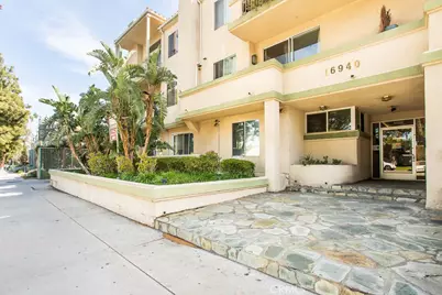 16940 Chatsworth, Granada Hills, CA 91344 - Photo 3