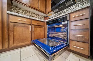 21301 Erwin, Woodland Hills, CA 91367 - Photo 11