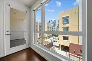 21301 Erwin, Woodland Hills, CA 91367 - Photo 3