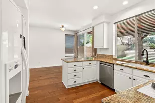 19903 Rhona Pl, Saugus, CA 91350 - Photo 9