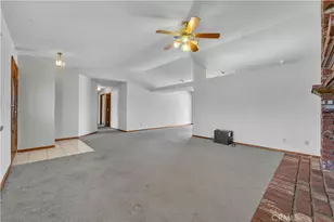 10348 Peach Ave, California City, CA 93505 - Photo 9