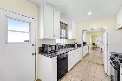 17516 Cantlay, Lake Balboa, CA 91406 - Photo 5
