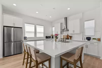 27375 Thunder Ridge Court, Stevenson Ranch, CA 91381 - Photo 5