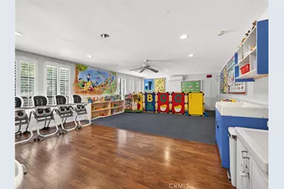 7556 Hesperia Avenue, Reseda, CA 91335 - Photo 29