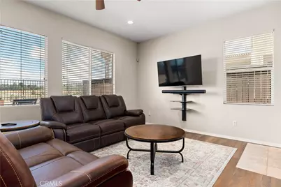 13013 Mesa Verde Way, Sylmar, CA 91342 - Photo 19