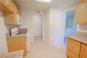 19433 Oak Crossing Rd, Newhall, CA 91321 - Photo 9