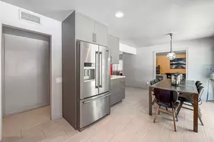 5856 Greenview Rd, Calabasas, CA 91302 - Photo 15