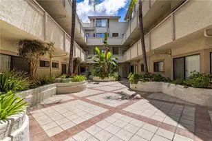 14050 Magnolia Blvd, Sherman Oaks, CA 91423 - Photo 37