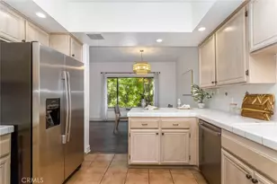 14050 Magnolia Blvd, Sherman Oaks, CA 91423 - Photo 13