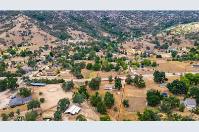 27200 Bear Valley Road, Tehachapi, CA 93561 - Photo 37