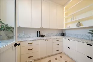831 Teakwood Rd, Los Angeles, CA 90049 - Photo 13