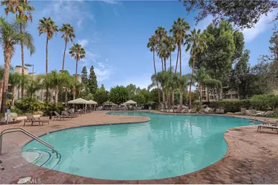 5510 Owensmouth Ave #204, Woodland Hills, CA 91367 - Photo 13
