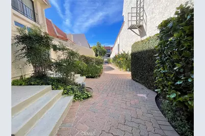 6223 Nita, Woodland Hills, CA 91367 - Photo 31