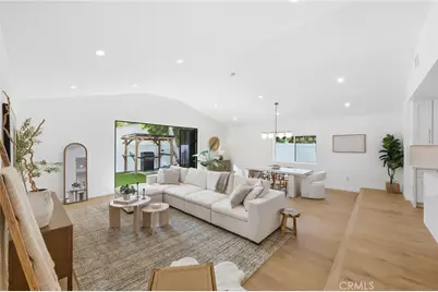 17420 Collins Street, Encino, CA 91316 - Photo 3