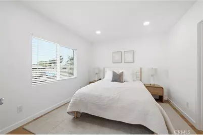 17420 Collins Street, Encino, CA 91316 - Photo 13