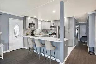 15474 Celtic St, Los Angeles, CA 91345 - Photo 7