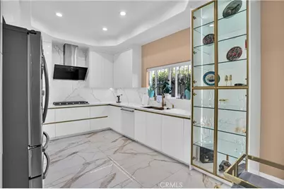 6921 Kian Court, Van Nuys, CA 91406 - Photo 9