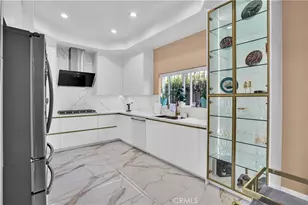 6921 Kian Ct, Van Nuys, CA 91406 - Photo 9