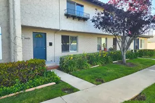 24223 La Glorita Cir, Newhall, CA 91321 - Photo 5