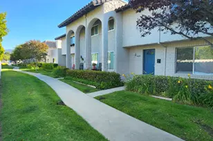 24223 La Glorita Cir, Newhall, CA 91321 - Photo 5