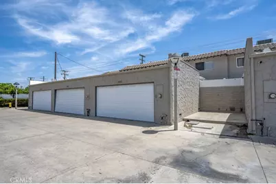 24223 La Glorita Circle, Newhall, CA 91321 - Photo 37