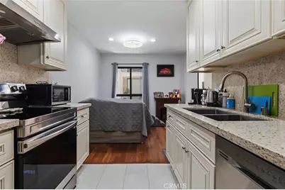 7300 Franklin Avenue #449, Los Angeles, CA 90046 - Photo 17