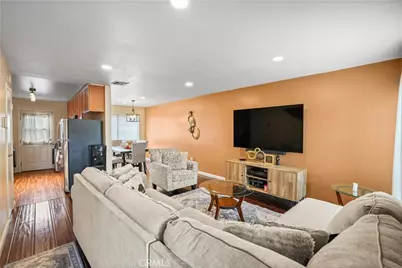 11401 Berendo Avenue #6, Los Angeles, CA 90044 - Photo 5