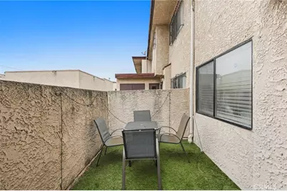 11401 Berendo Avenue #6, Los Angeles, CA 90044 - Photo 19