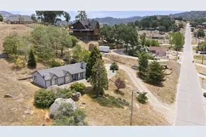 23500 Lakeview, Tehachapi, CA 93561 - Photo 5