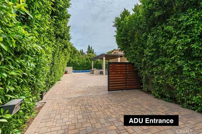 23042 Calvert Street, Woodland Hills, CA 91367 - Photo 53