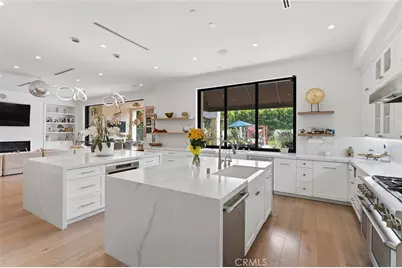 23042 Calvert Street, Woodland Hills, CA 91367 - Photo 17
