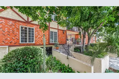 7422 Hazeltine, Van Nuys, CA 91405 - Photo 5