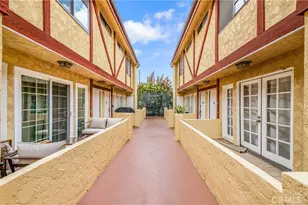 7422 Hazeltine, Van Nuys, CA 91405 - Photo 9