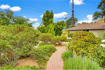 9522 Cedarvale Road, Tujunga, CA 91042 - Photo 15