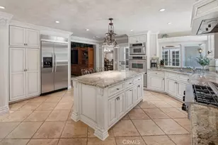 25006 Highspring Ave, Newhall, CA 91321 - Photo 9