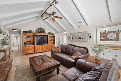 25006 Highspring Avenue, Newhall, CA 91321 - Photo 13