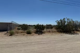 42136 6th St, Lancaster, CA 93535 - Photo 1