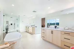 23534 Aetna, Woodland Hills, CA 91367 - Photo 29