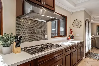 15014 Valleyheart, Sherman Oaks, CA 91403 - Photo 11