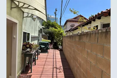 10338 Eastborne, Los Angeles, CA 90024 - Photo 3