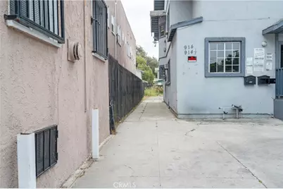 914 W 41st Street, Los Angeles, CA 90037 - Photo 3