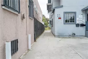 914 W 41st St, Los Angeles, CA 90037 - Photo 3