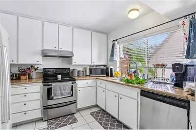 18530 Mayall Street #D, Northridge, CA 91324 - Photo 11