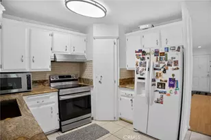 18547 Collins St, Tarzana, CA 91356 - Photo 13