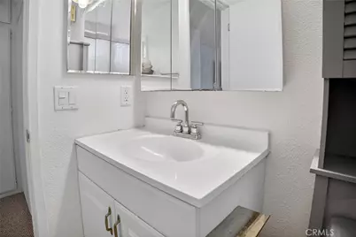 18547 Collins Street #B23, Tarzana, CA 91356 - Photo 27