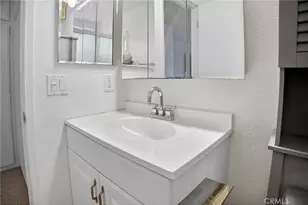 18547 Collins St, Tarzana, CA 91356 - Photo 27