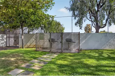 18547 Collins Street #B23, Tarzana, CA 91356 - Photo 35